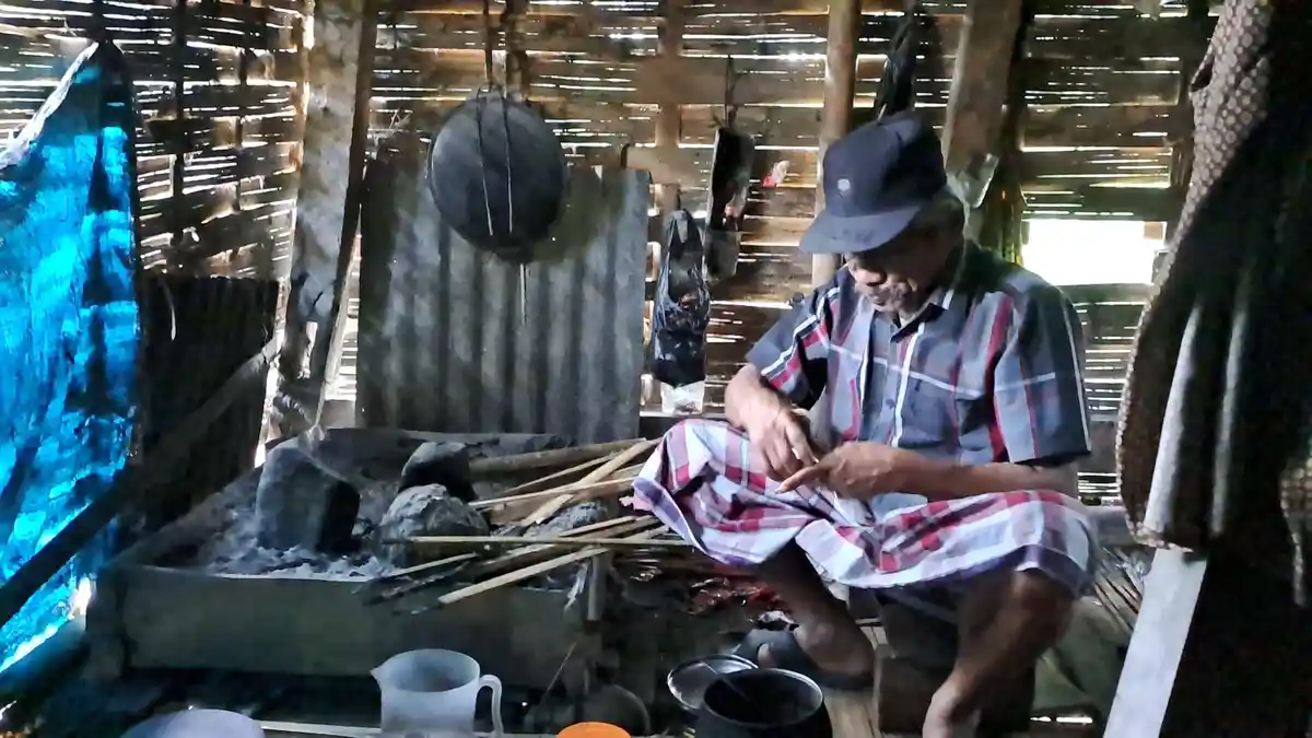 Kisah Daeng Gassing Hidup Sendiri 20 Tahun, Rumah Reyot dan Seatap Ayam