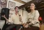 Ussy dan Adhika Buka Bakoel Ussy