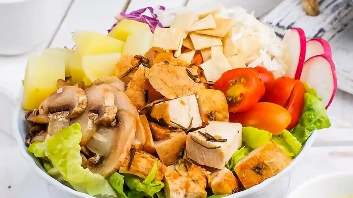 Tren Kesadaran Hidup Sehat Meningkat, Salad Jadi Opsi Makanan Sehat Tingkatkan Imun