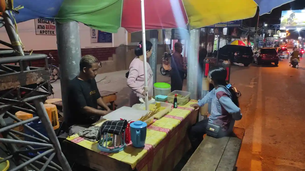 Cerita Slamet Suluga, Pria Mantan TKI Asal Gorontalo Kini Sudah 13 Tahun Berjualan Nasi Bulu