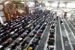 salat-jumat-berjamaah-di-masjid-pusdai-jabar-jalan-diponegoro.jpg