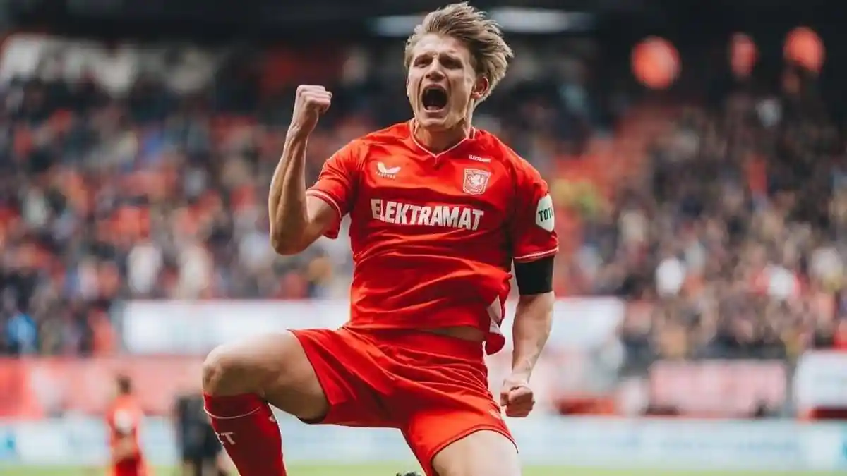 AS Roma Tertarik Secara Konkret pada Bintang Twente Sem Steijn yang Dinamis