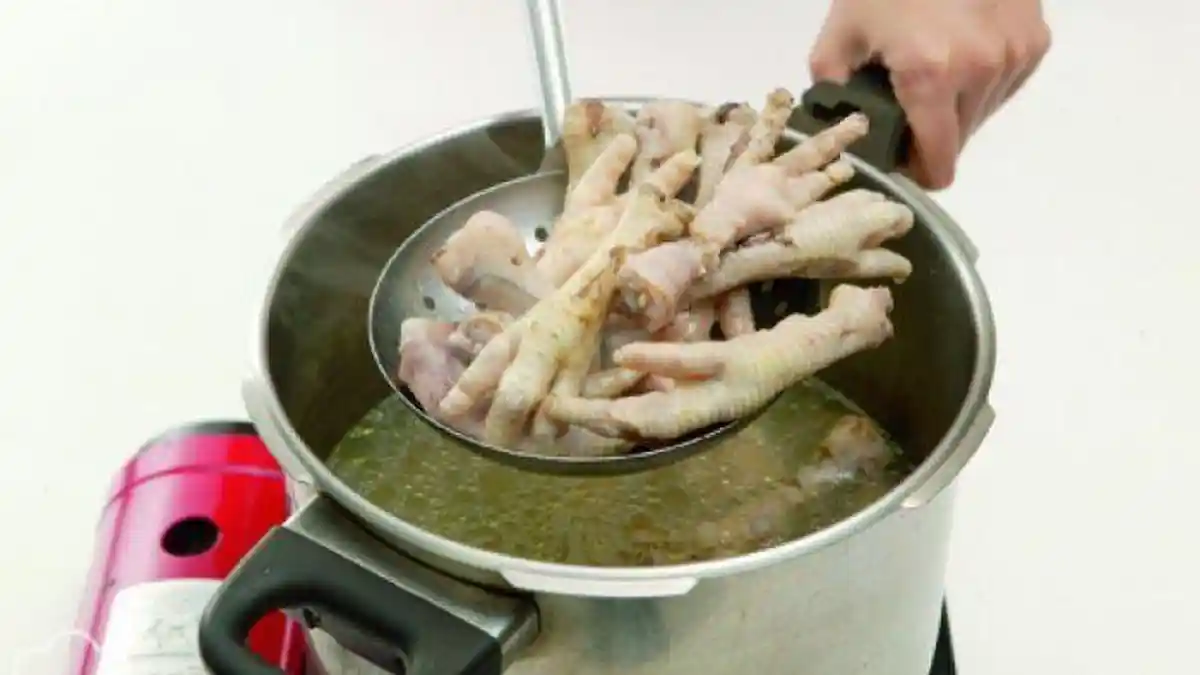 Cara Memasak Ceker Ayam agar Empuk, Lengkap Beserta Resep Ceker Ayam yang Mudah Dibuat