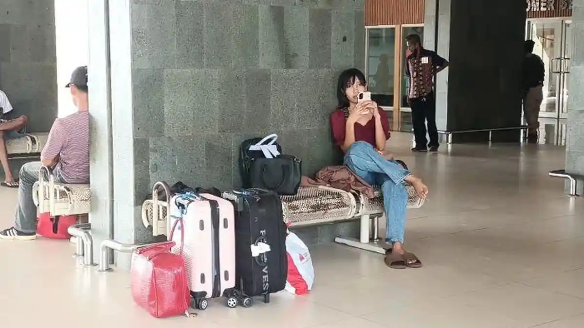 Tiga Bandara di NTT Terdampak Lewotobi Erupsi di Flores Timur