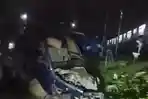 Kendaraan Pick Up Ringsek Tertabrak Kereta di Parungpanjang Bogor, 1 Orang Dikabarkan Terluka