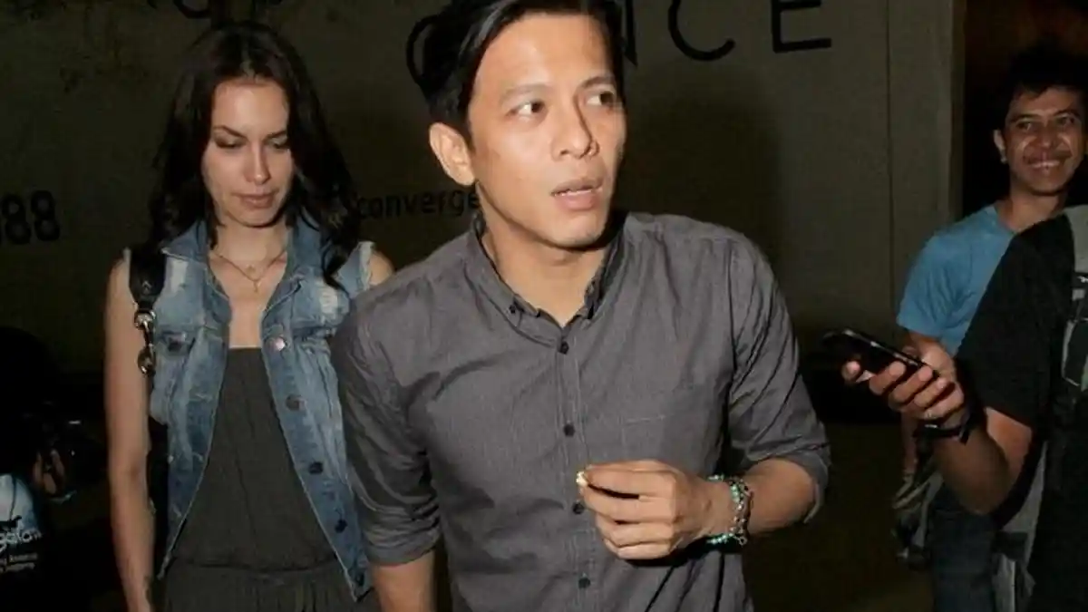 Ariel Belum Punya Rencana Menikahi Sophia Latjuba