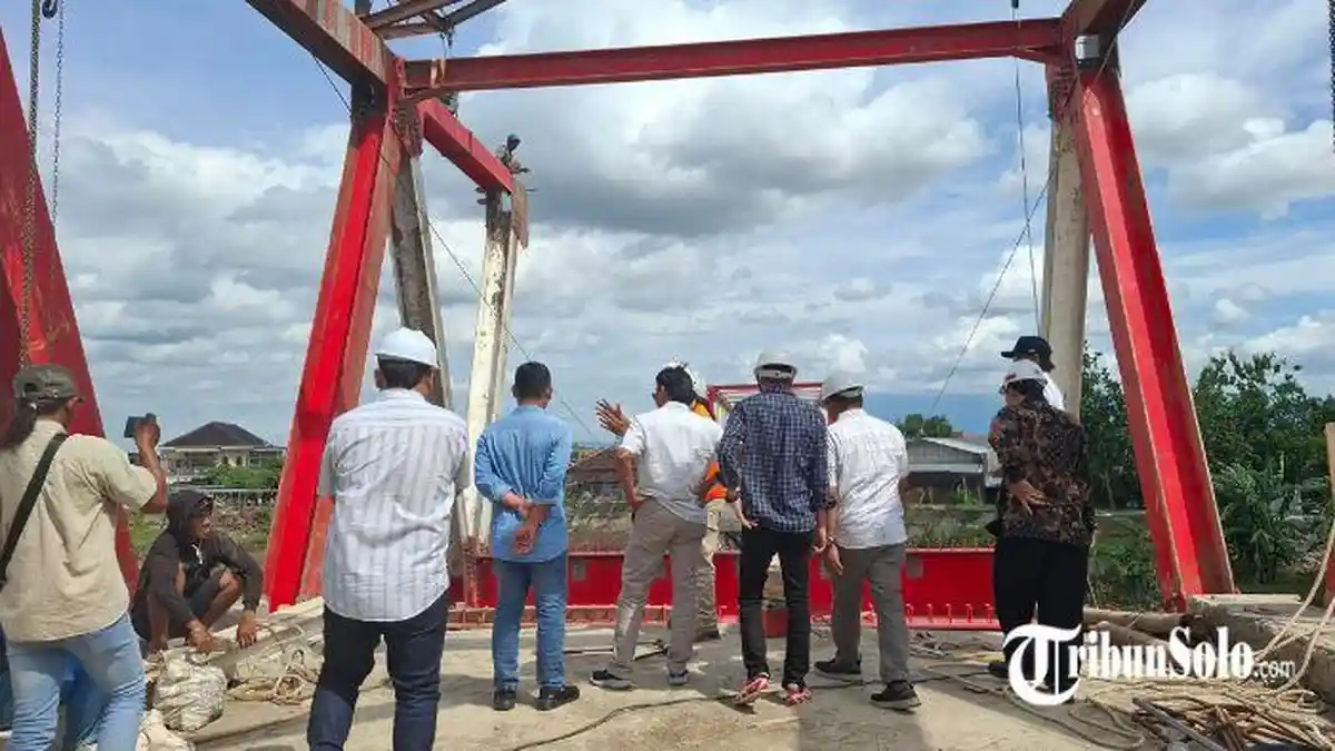 Proyek Diperpanjang, Kontraktor Jembatan Butuh Sragen Diperkirakan Kena Denda Rp 14 Juta per Hari