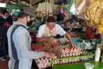 23052022pedagang-telur-ayam.jpg