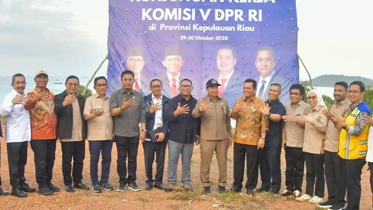 Ansar Ahmad dan Nyanyang Dampingi Komisi V DPR RI Tinjau Lokasi Pembangunan