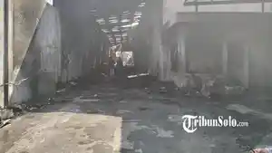 Suasana-Pabrik-plastik-di-Desa-Buran-Kecamatan-Tasikmadu-Kabupaten-Karanganyar.jpg