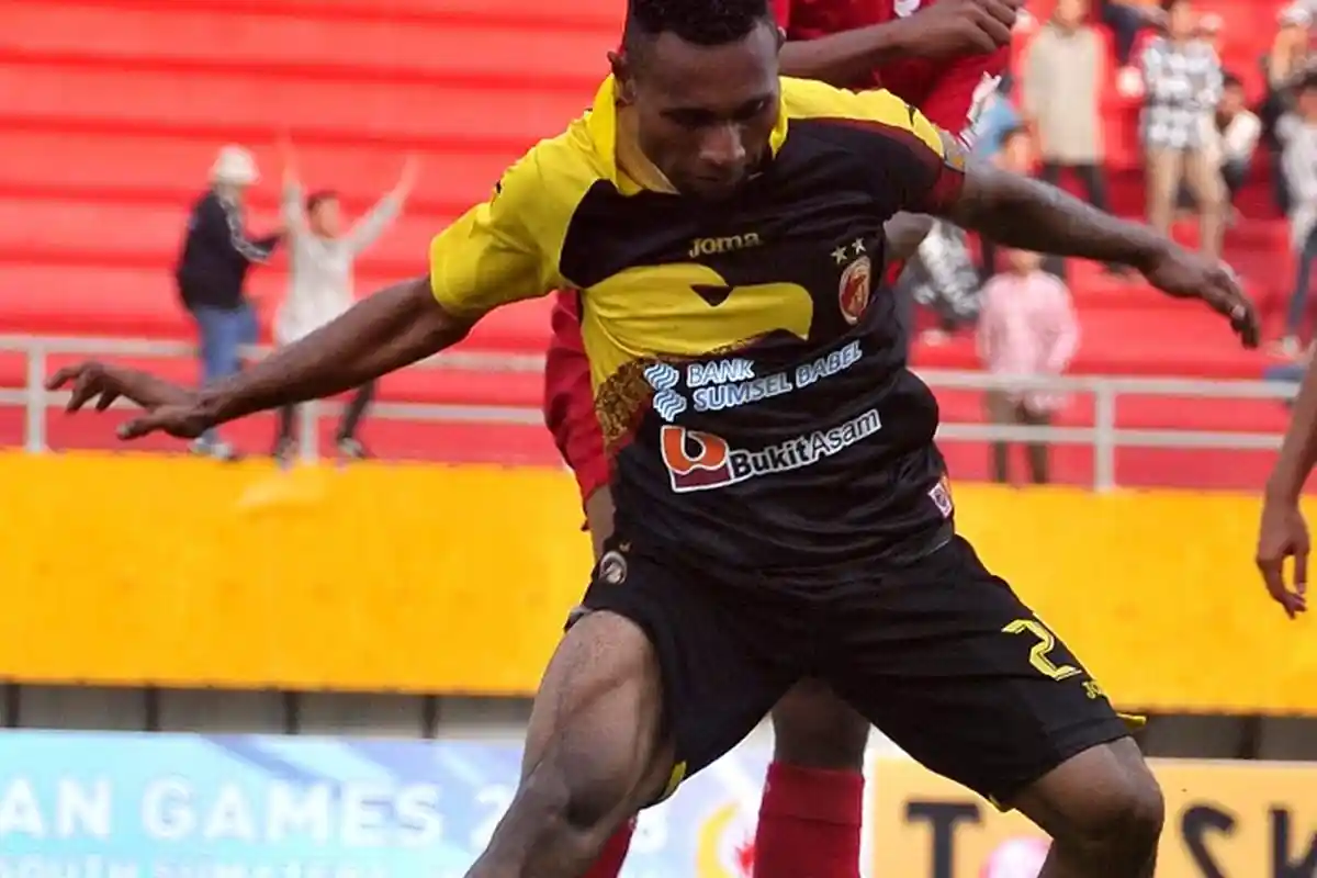 Kembali Fokus Buru Gelandang Serang