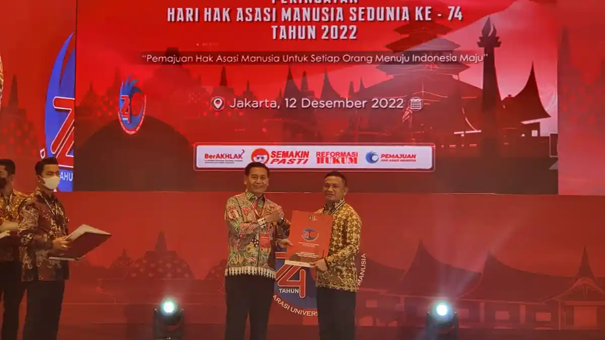 Pemda Morotai Terima  Penghargaan dari  Kemenkumham Kategori Kabupaten Peduli HAM