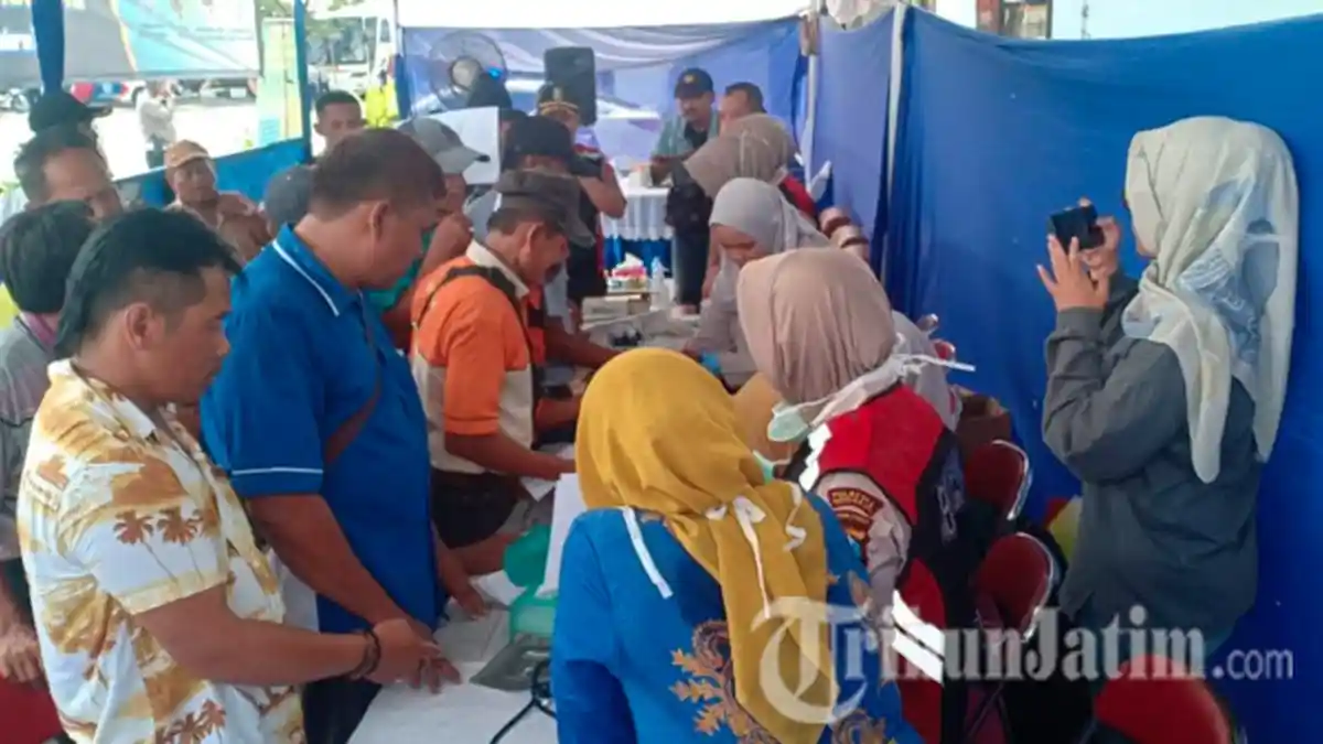 Polresta Sidoarjo Gelar Pemeriksaan Kesehatan dan Tes Urine bagi Sopir Bus, Ini Tujuannya