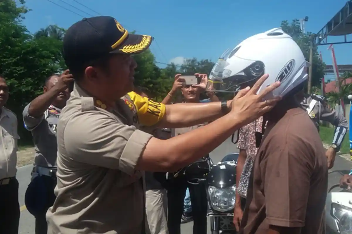 Saat Operasi Simpatik Kapolres Kupang Minta Warga Tertib Berkendaraan di Jalan Timor Raya