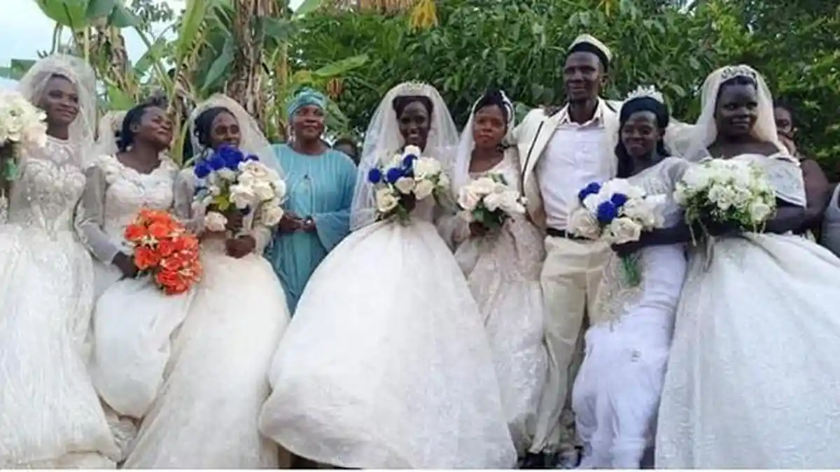 Pria di Uganda Pecahkan Rekor, Nikahi 7 Wanita Sekaligus di Hari yang Sama, Semua Istrinya Akur
