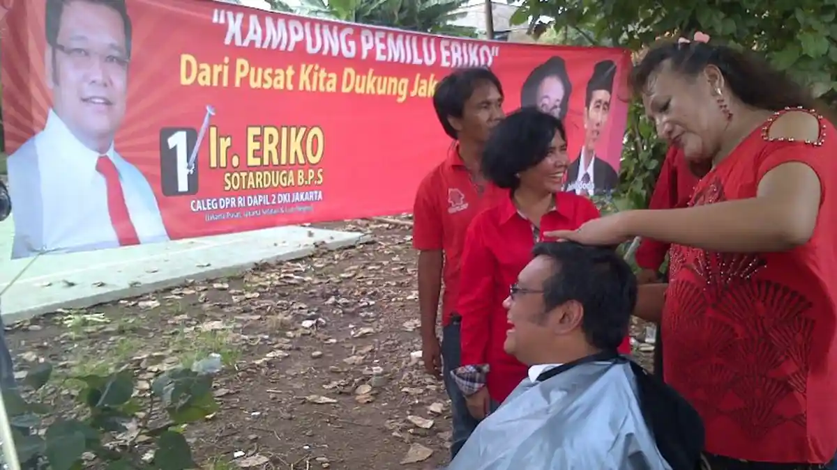 Eriko Gelar Kampung Pemilu di Depan Kediaman Megawati