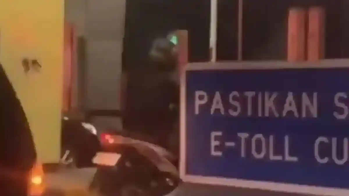 Pengendara Honda Beat Nyasar ke Tol Pasirkoja usai Ikuti Google Maps, Polisi Beri Tilang