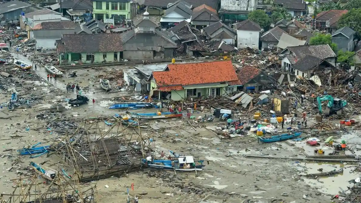 Kenali Tanda-tanda Tsunami Akan Menerjang, Air Laut Surut sampai Suara Gemuruh