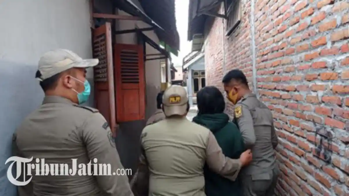 Warga di Kediri Geger, Gadis Muda Mengamuk dan Hancurkan Perabot Rumah, Kondisi Dikuak Keluarganya