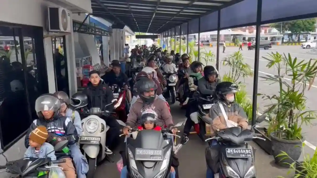 Pelabuhan Ketapang Mulai Ramai, Puncak Arus Balik Jawa-Bali Diprediksi 5-6 April