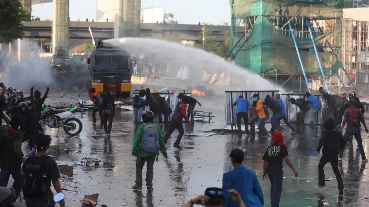 Polda Sulsel Tahan 2 Oknum Polisi Bermasalah Pasca Demo Penolakan RUU KPK