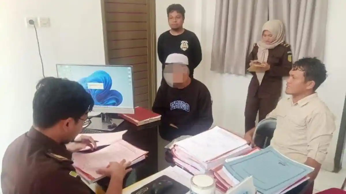 Polres Tojo Una-una Serahkan Tersangka Pengedar Obat Terlarang ke Kejari