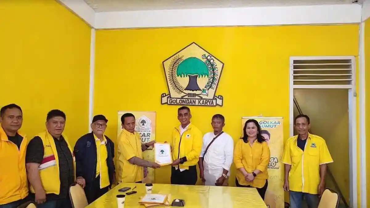 Wakil Bupati Karo Didampingi Istri Mendaftar Maju Pilkada ke Partai Golkar