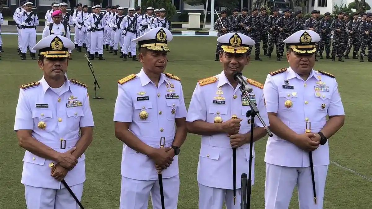 Pangkoarmada RI Pimpin Upacara Sertijab Pangkoarmada III dan 3 Pejabat TNI AL