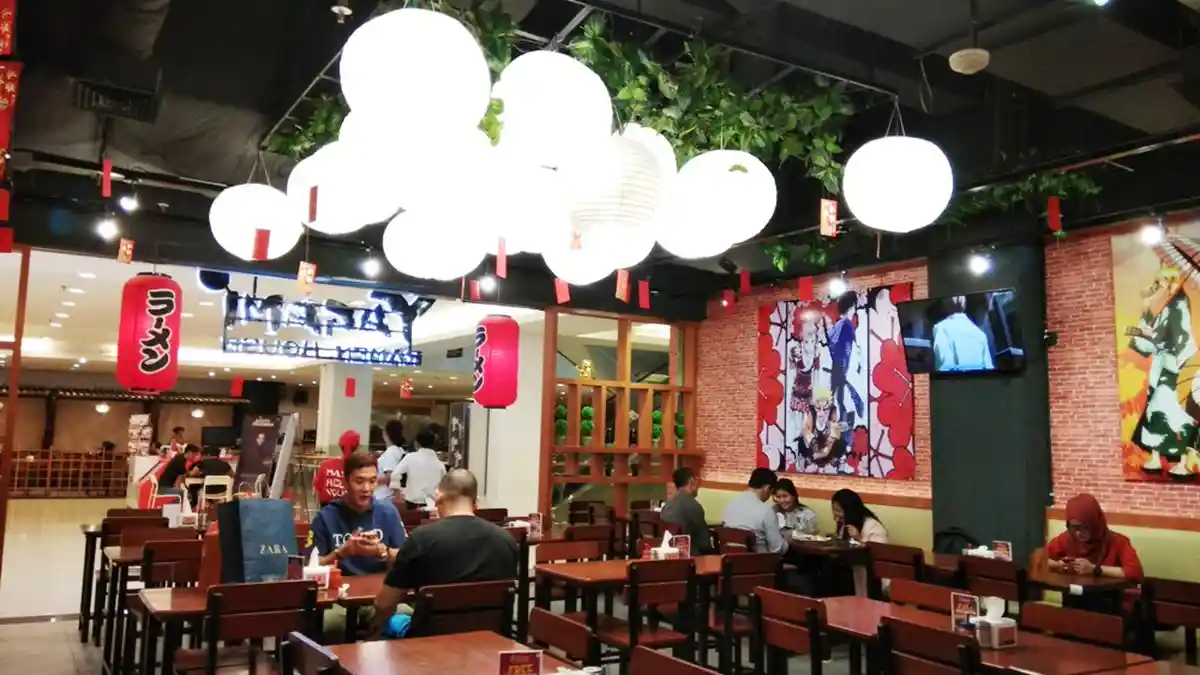 Bisa Makan Okonomiyaki dan Takoyaki Sambil Nonton Anime di Tempat Ini