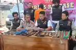 Sat-Reskrim-Polres-Sinjai-menggelar-jumpa-pers-penangkapan-spesialis-pembobol-toko.jpg