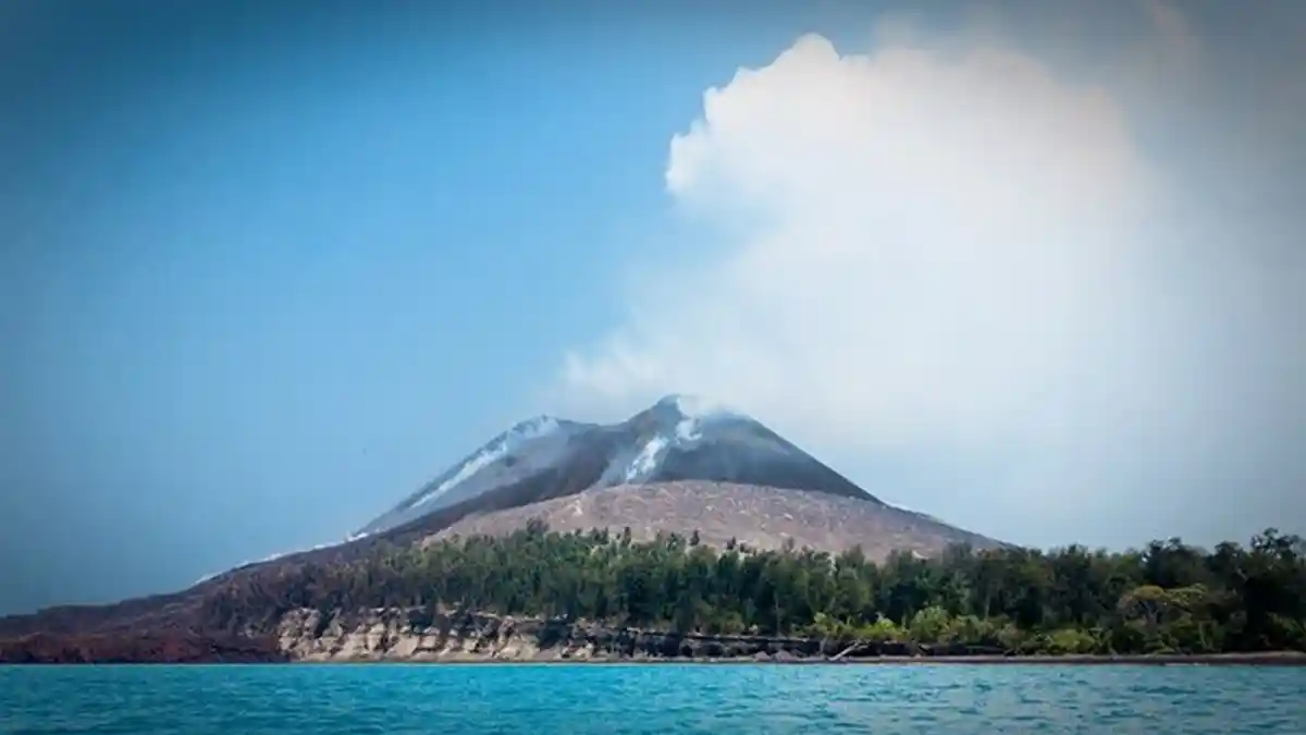Gelombang Tinggi Terjang Pesisir Serang, BMKG Nyatakan Tsunami