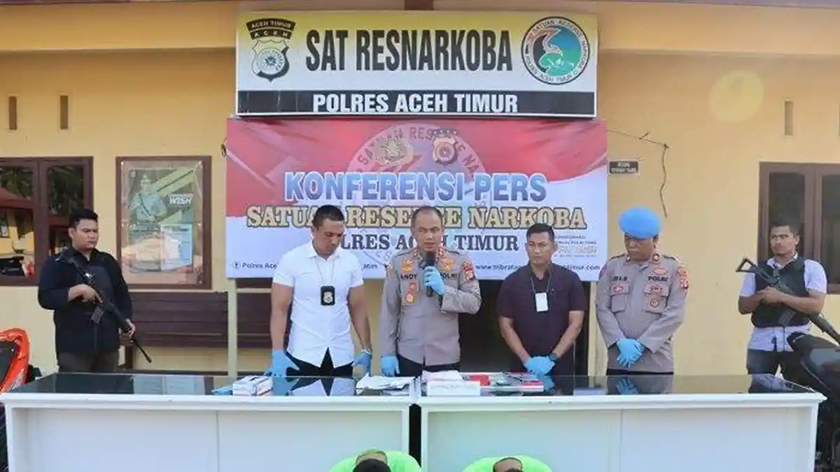 Satres Narkoba Polres Aceh Timur Tangkap Dua Pengedar Sabu saat Hendak Transaksi 