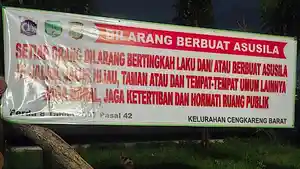 spanduk-larang-LGBT-di-Taman-Daan-Mogot45.jpg