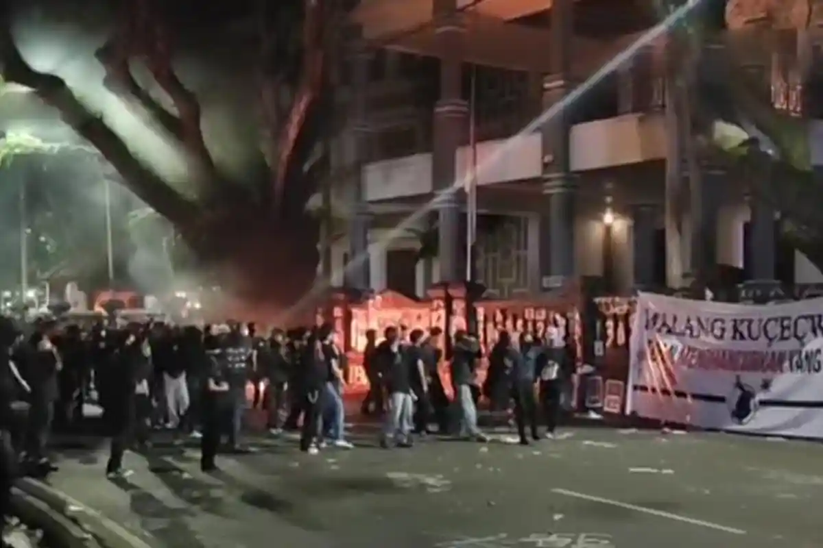 DAFTAR Kekerasan Demo Malang Massa Aksi Kepalanya Bocor, Ditangkap Kondisi Terluka, Rahang Retak