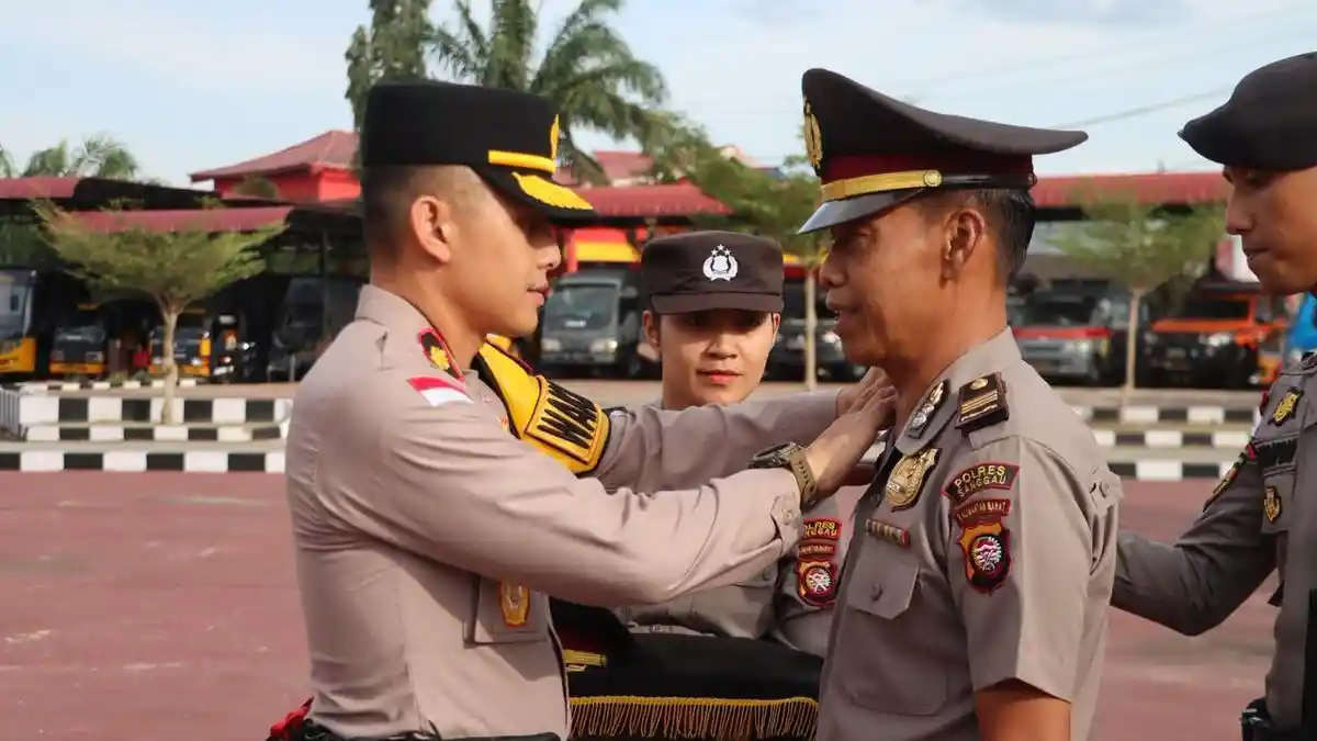 Mengabdi Tanpa Cela, Personel Polres Sanggau Raih Pangkat Pengabdian