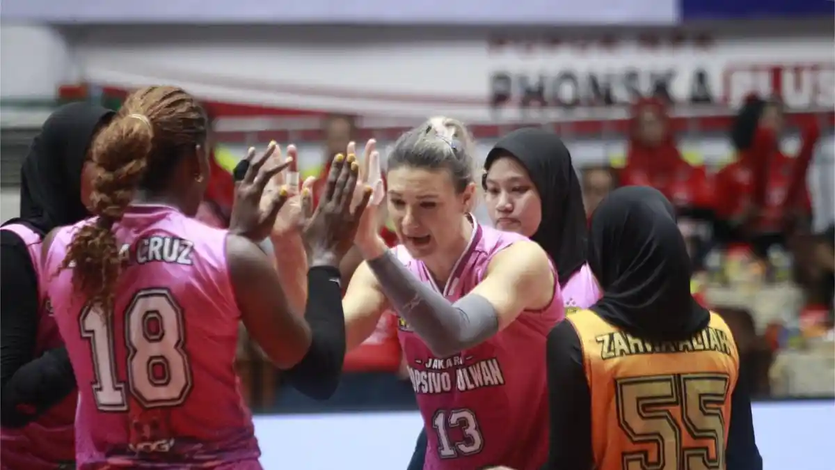 Jakarta Popsivo Polwan Kembali ke Puncak usai Tekuk Jakarta Pertamina di GOR Tri Dharma Gresik