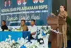 Bupati-Ratu-Wulla-Ancam-Tak-Beri-Bantuan-Bila-Pengerjaan-Rumah-Layak-Huni-Tak-Tuntas.jpg