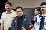 wartakota/Erick-Thohir-saat-diwawancarai-usai-mengikuti-malam-apresiasi-Piala-Presiden-2024.jpg