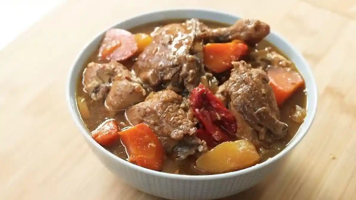 Inspirasi Menu Makan Favorit Keluarga! Resep Ayam Kecap Chef Devina Hermawan, Lengkap dengan Sayuran