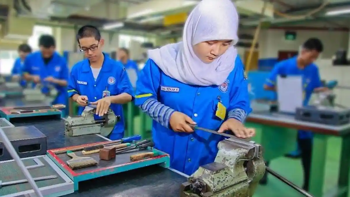 Beasiswa Politeknik Astra, Kuliah Tak Bayar Malah Dapat Uang Saku