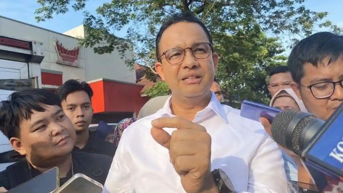 Viral Reaksi Anies Baswedan Saat Wajahnya Dipukul Orang Tak Dikenal di Pontianak, Reaksi Timnas AMIN
