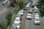 Kendaraan Pribadi Lintasi Jalur Busway