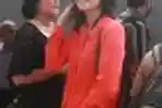 Sharon Senduk Hadiri Sidang Eza Gionino