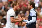 pelatih-inggris-gareth-southgate-kanan-bersalaman-dengan-harry-kane_20180612_063611.jpg