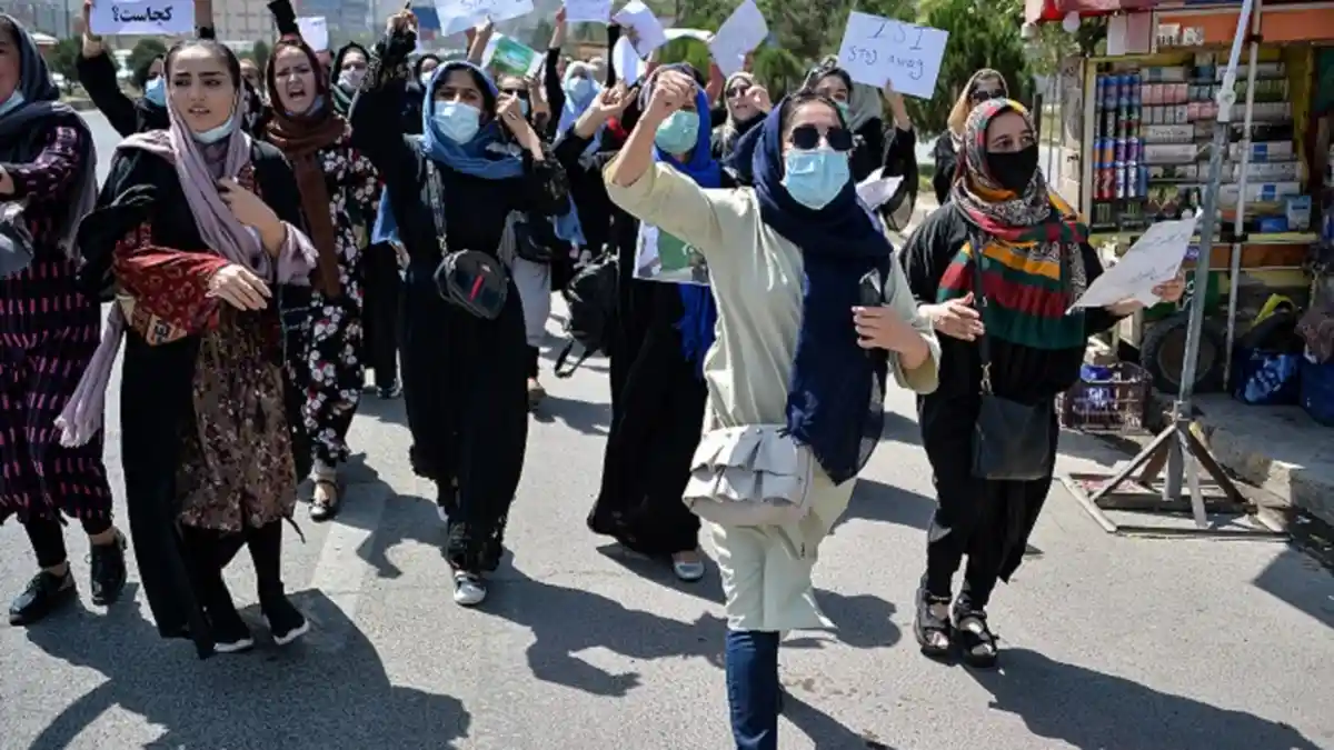 Taliban Bubarkan Demonstrasi dengan Kekerasan dan Tangkap Wartawan Peliput Demo