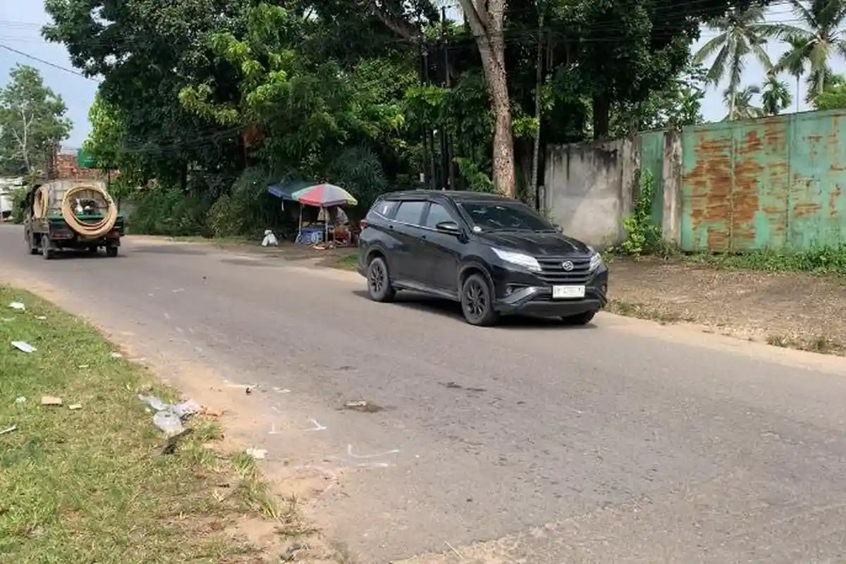 Sisa Makanan Korban Masih Berserakan, Begini Kondisi Jalan Pasca Kecelakaan di Bagan Pete Jambi