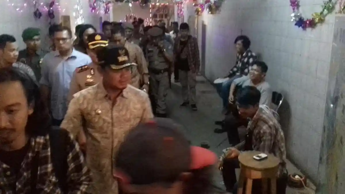 Tinjau Pengamanan Botani dan Underpass, Bima Arya dan Kapolres Beri Uang Rp 100 Ribu Untuk Pengamen