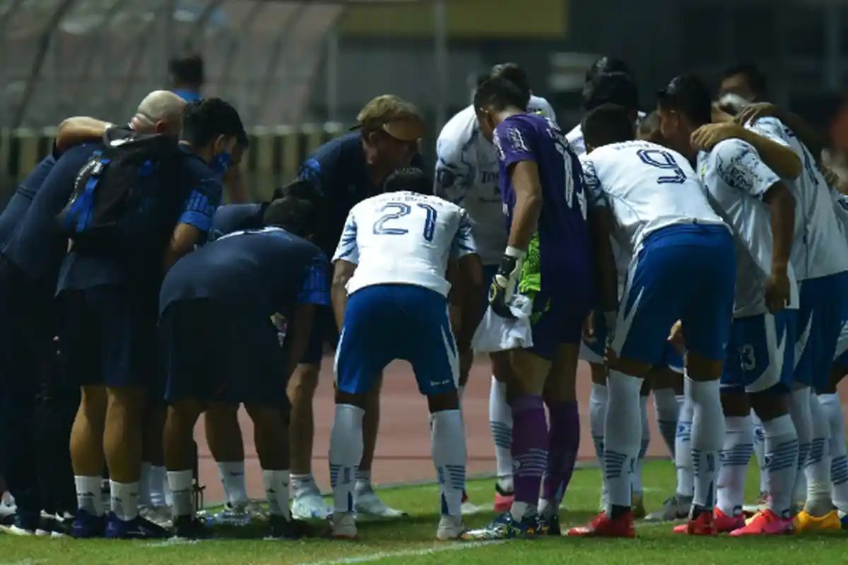 Tak Kunjung Bangkit dari Hasil Minor, Persib Bandung Malah Perpanjang Catatan Kotor di Liga 1 2021