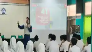 edukasi-cari-aman-di-SMA-Muhammadiyah-Pontianak.jpg