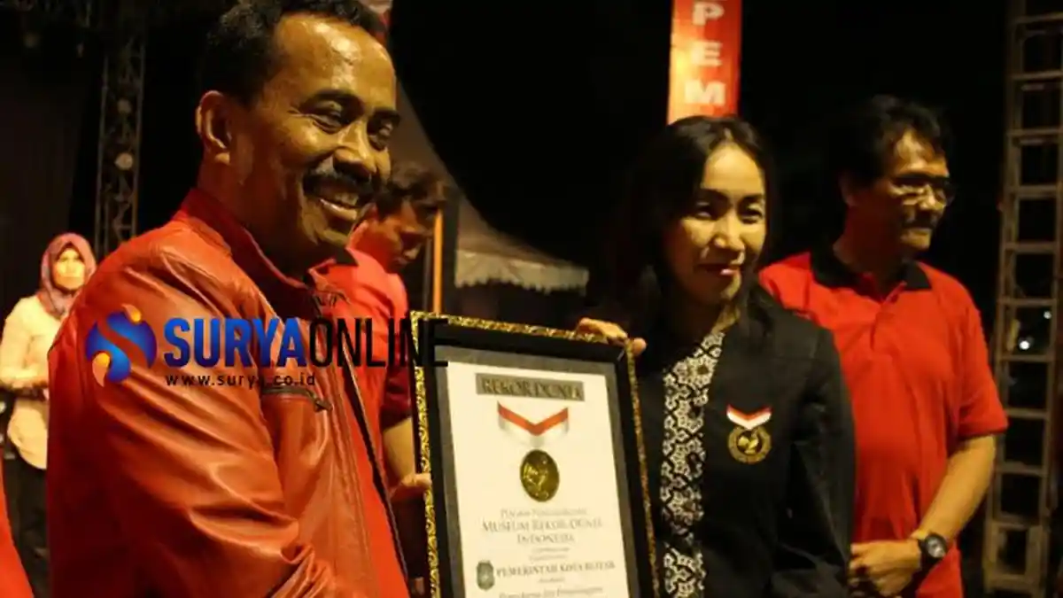 Wali Kota Blitar, M Samanhudi Anwar Akhirnya Menyerah